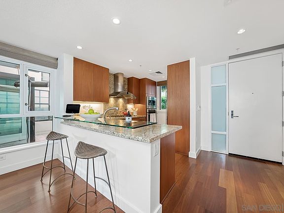 4th image of 1205 Pacific Hwy #105