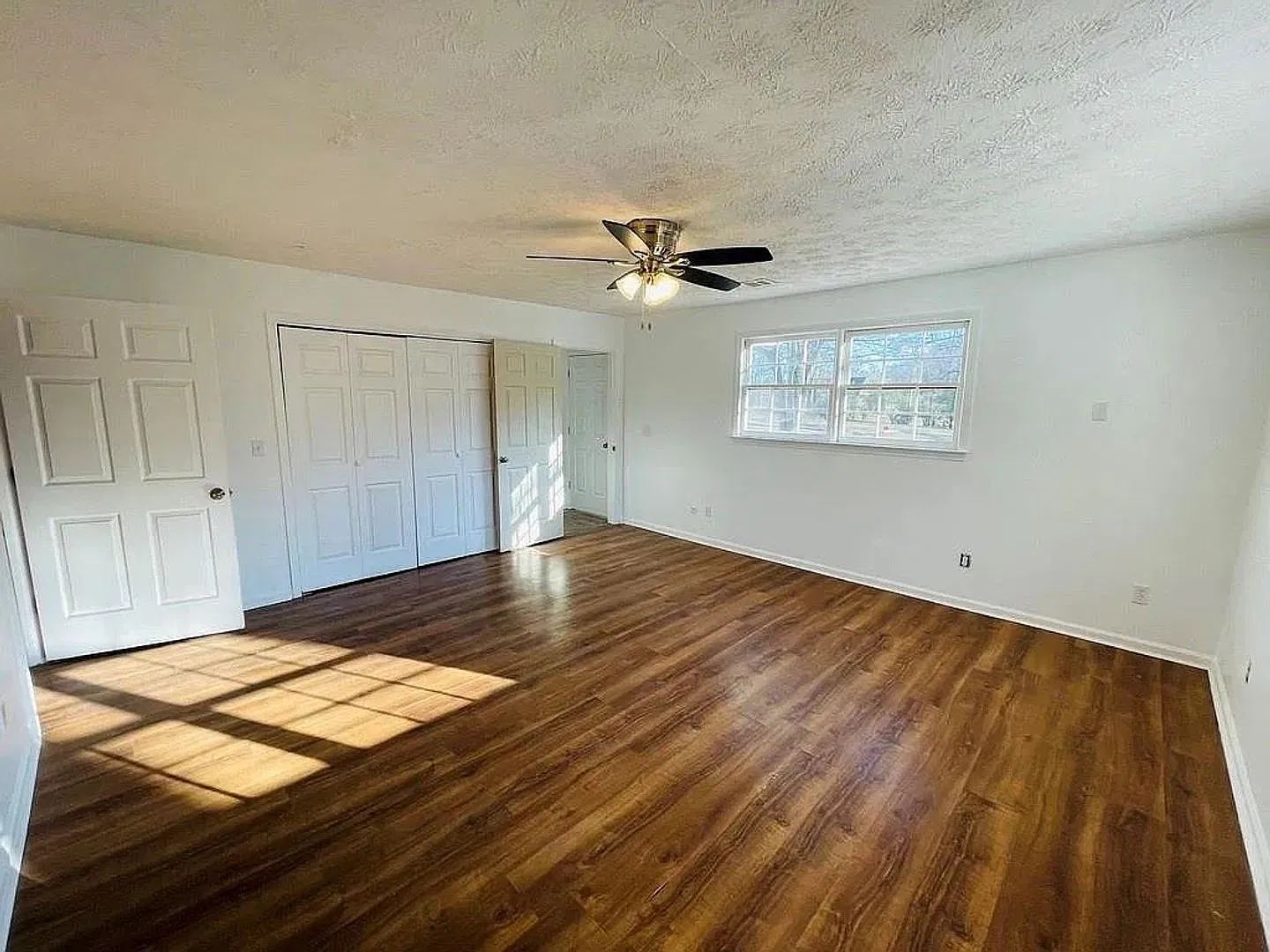 Room in 4 Bedroom Home in McDonough — Photo 4