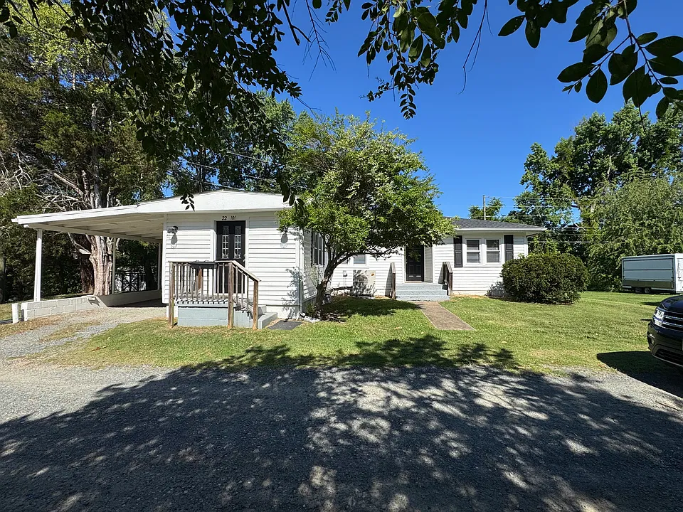 22 Sunnyside Dr #101
