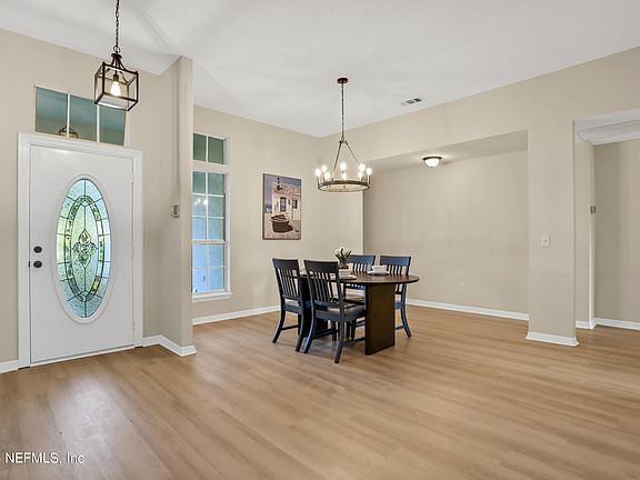 3rd image of 713 DEWBERRY Drive
