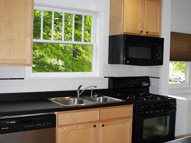 405 S Ballantine Rd — Photo 9