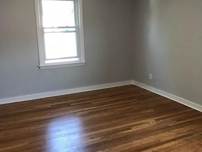 131 Chestnut St — Photo 3