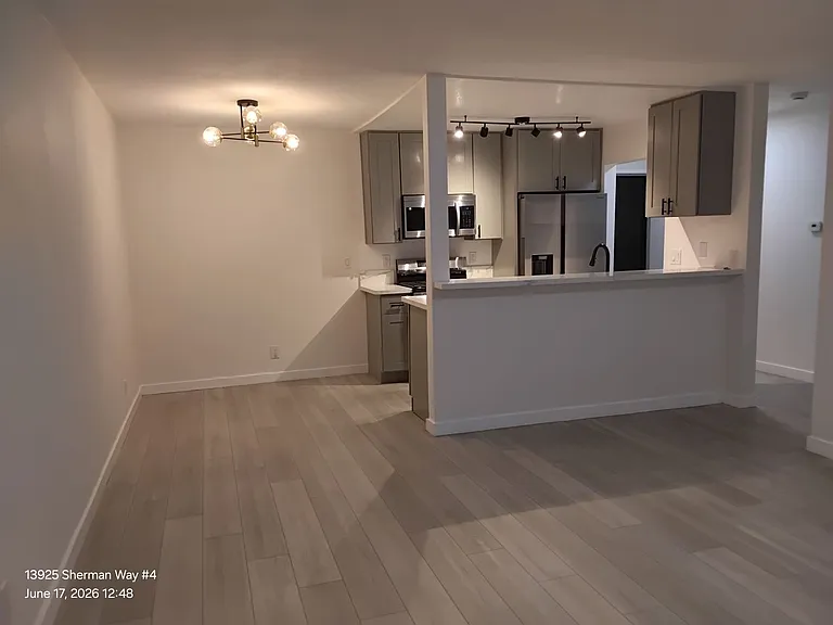 13925 Sherman Way — Photo 17