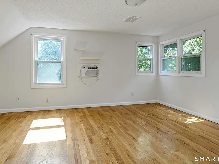 100 Loftus Cir — Photo 16
