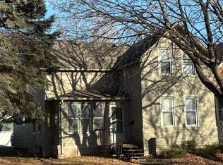 869 3rd St E, Saint Paul, MN 55106