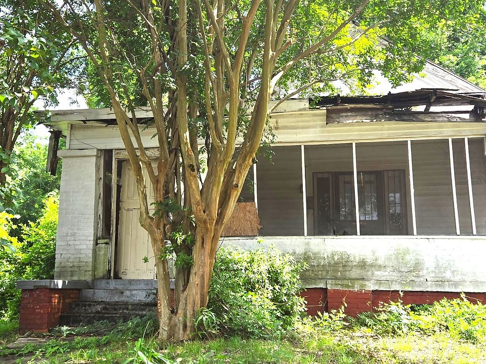 2nd image of 645 Mill St