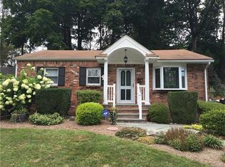 13 N Lexow Ave, Nanuet, NY 10954