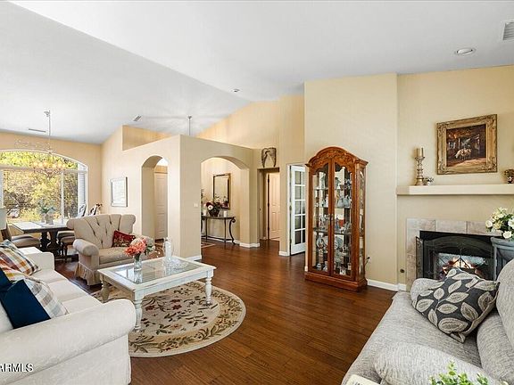 4th image of 127 E ROSSER Street
