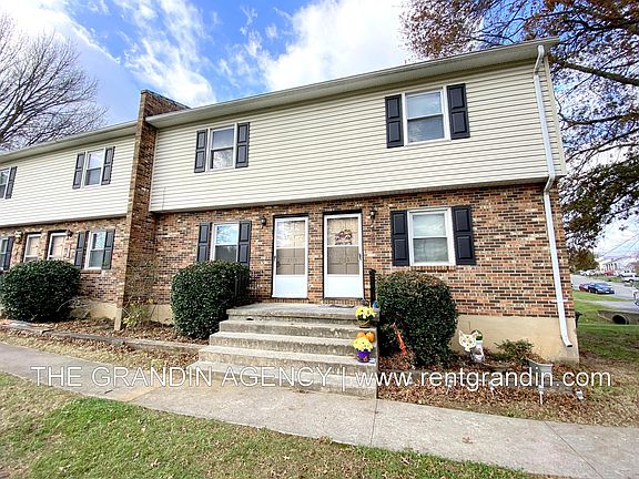 2nd image of 2155 Mulberry St