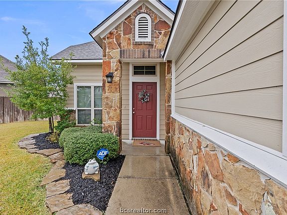 3rd image of 2054 Positano Loop