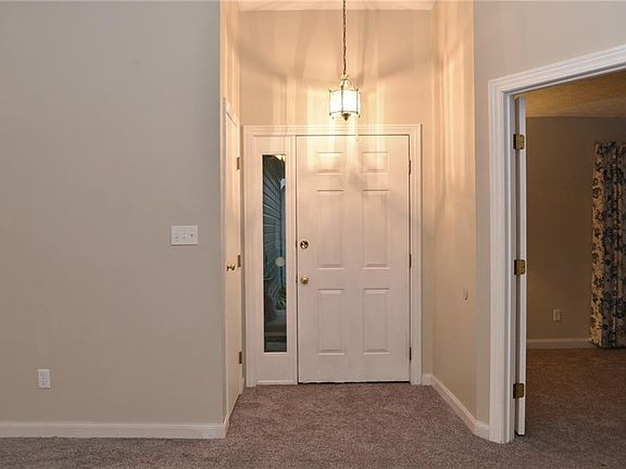 3rd image of 3402 Crickwood Dr