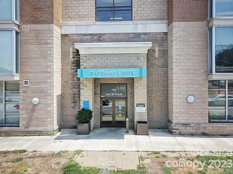 710 W Trade St #708 — Photo 15