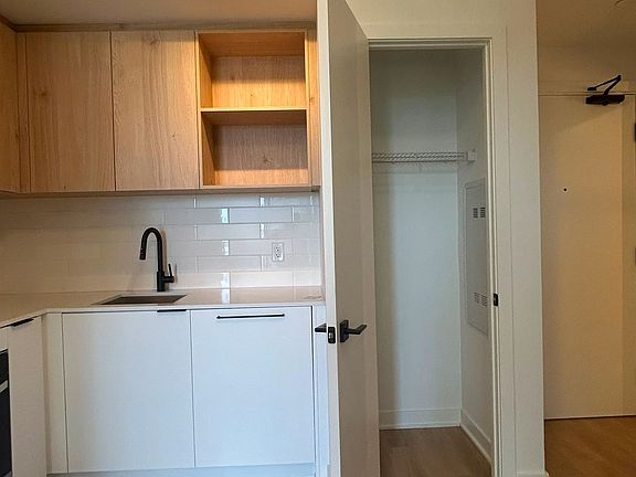 4th image of 1185 Dupont St #403