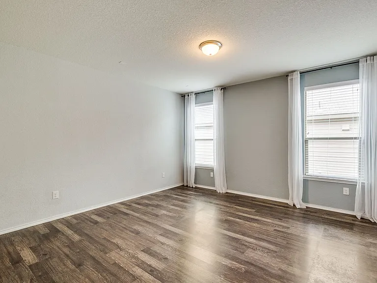15306 Cascade Point — Photo 3