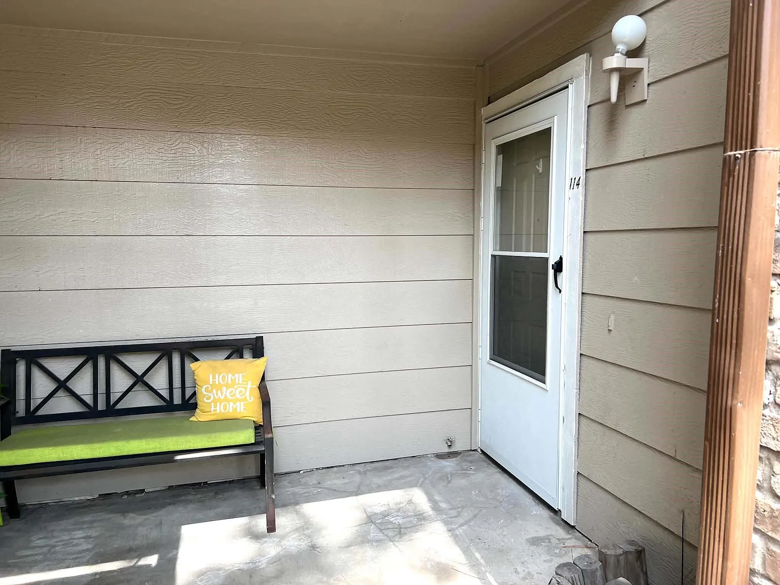 2 bed, 1.5 bath, 700 sqft, $950 — Photo 2
