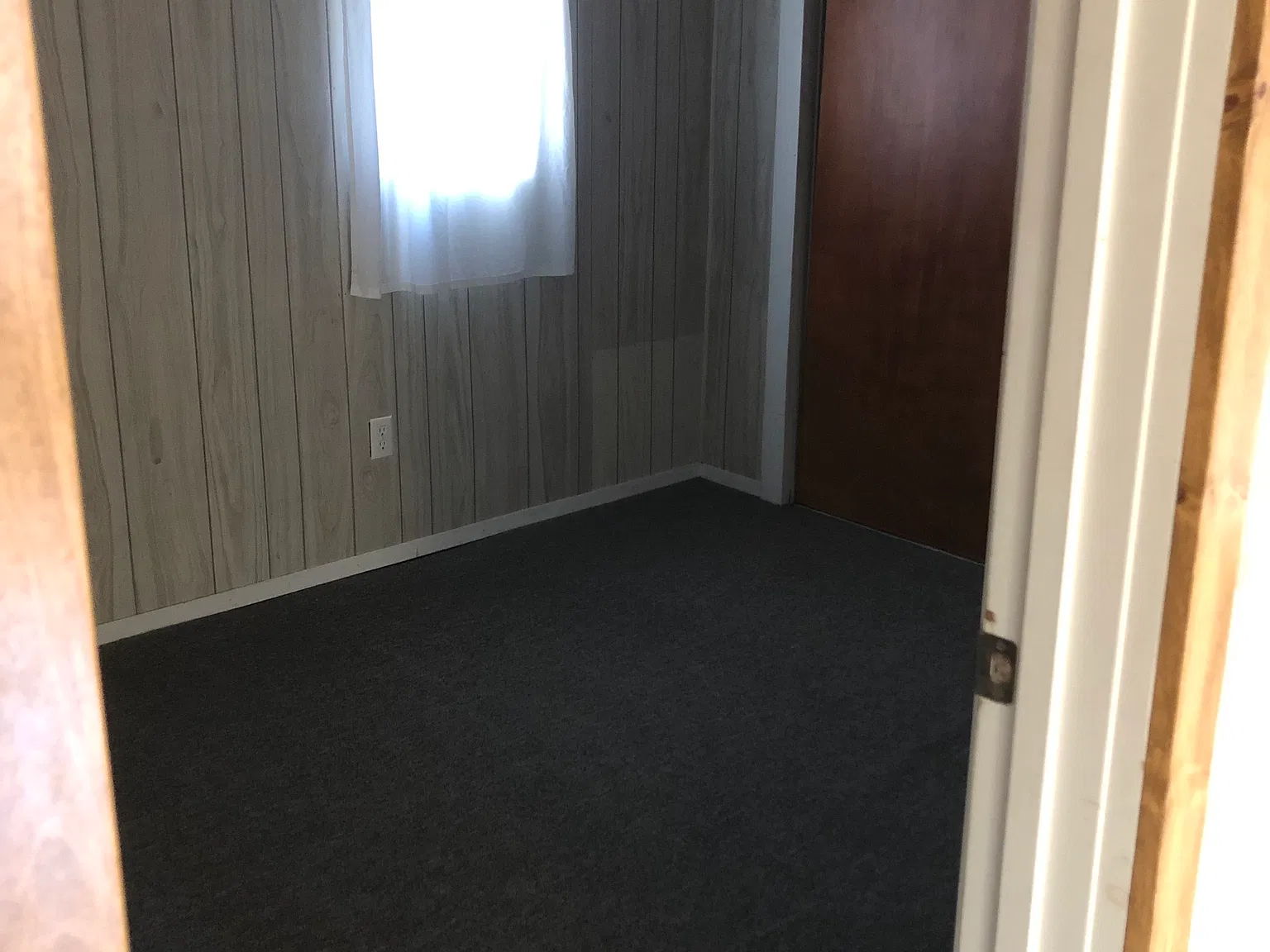 S Lake Ave, Phillips — Photo 4