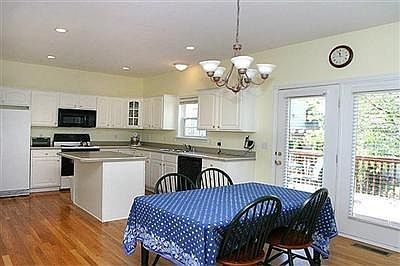 5th image of 508 White Chapel Cir
