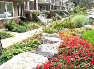 28 Sommerset Way #1002, Toronto, ON M2N 6W7