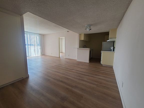 4th image of 161 S Occidental Blvd #301