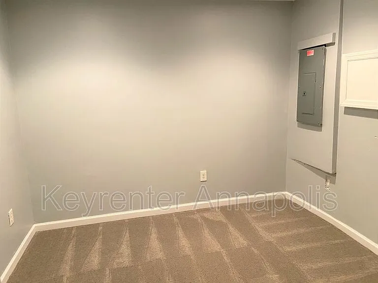 7890 Ivy Ter — Photo 4
