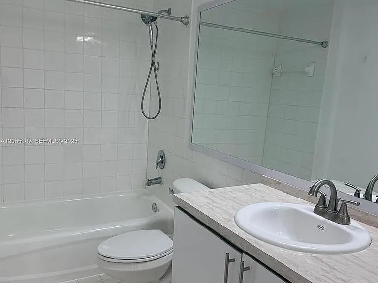 5091 NW 7th St #1009 — Photo 10