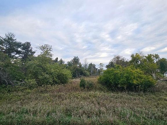 2nd image of 14800 Hilltop Dr