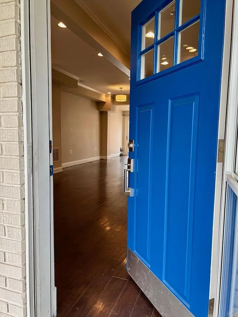 4 bed, 3.5 bath, 1576 sqft, $3,750 — Photo 4