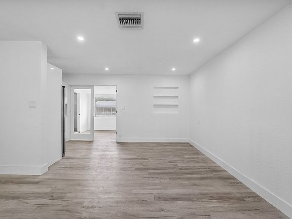 5th image of 3895 Essex St