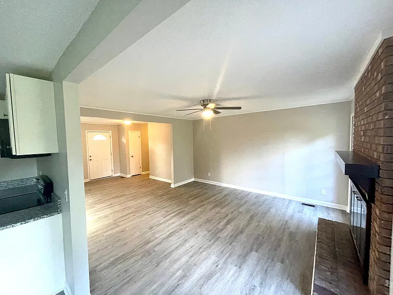 518 Platinum St — Photo 3