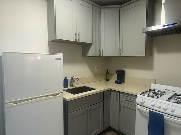 2nd image of 300-309 N Broadway St #12