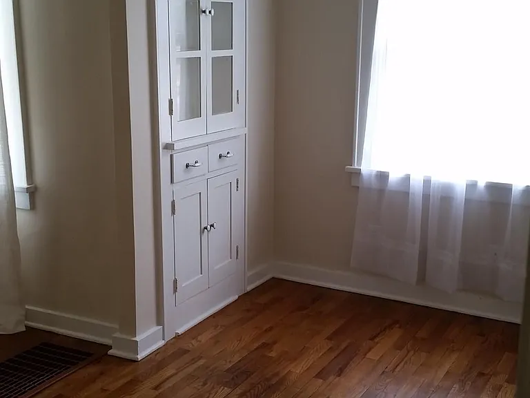 102 E Prescott Ave — Photo 3