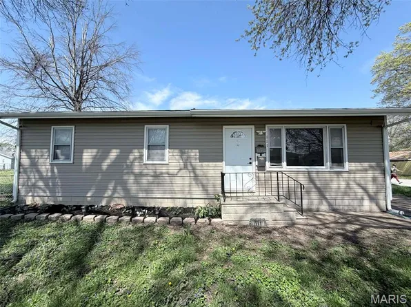 111 Miskell Blvd, Cahokia, IL 62206