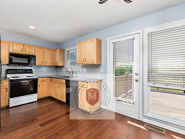 13007 Washington Ct — Photo 10