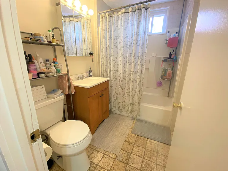 130 Cedar St #2 — Photo 6