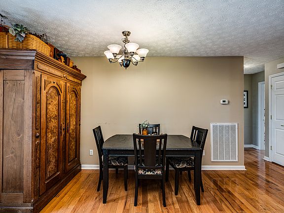 5th image of 480 Golden Cir