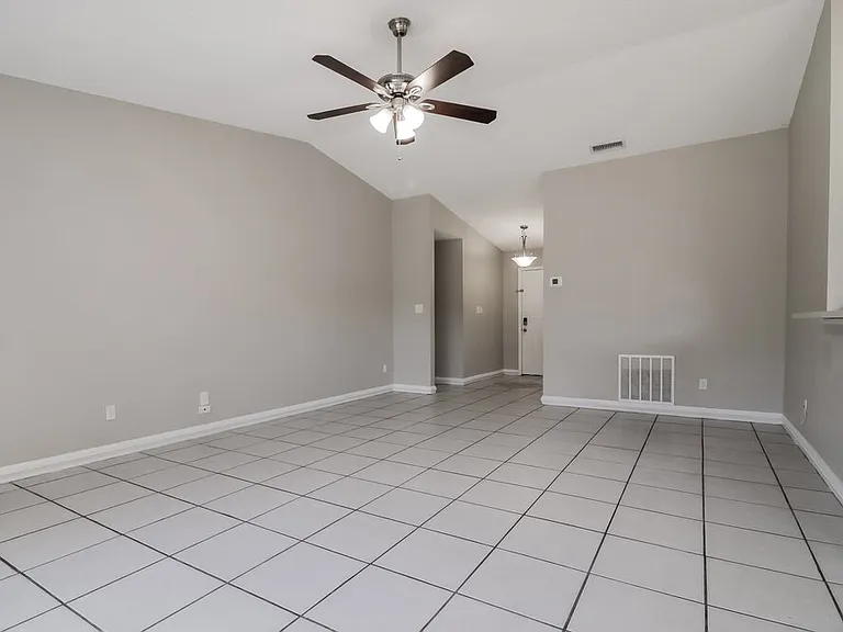 5437 Wauchula Ct — Photo 3