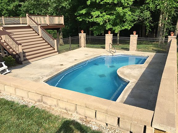 5th image of 41800 Ashwood Dr