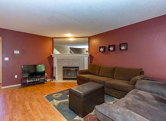 3rd image of 6042 NE Moonstone Dr #8B