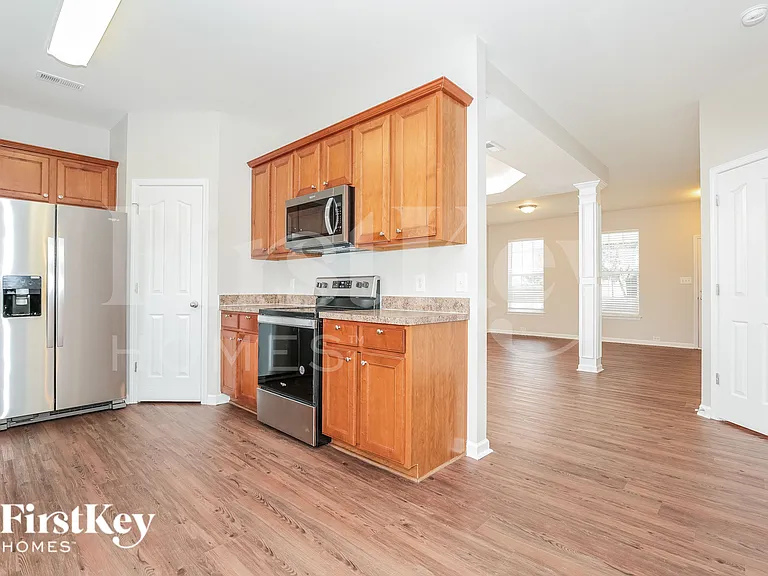 3969 Creekmoore Dr — Photo 8