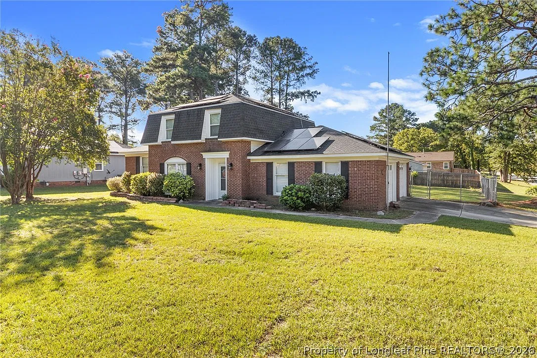 3 bed, 2.5 bath, 1865 sqft, $1,875 — Photo 3