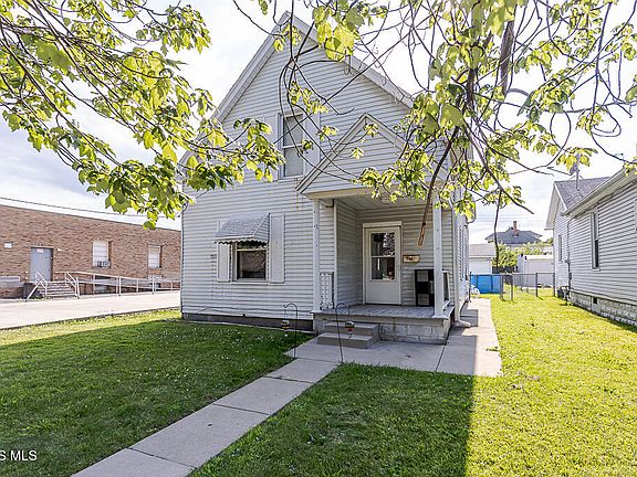 5th image of 734 Willard St