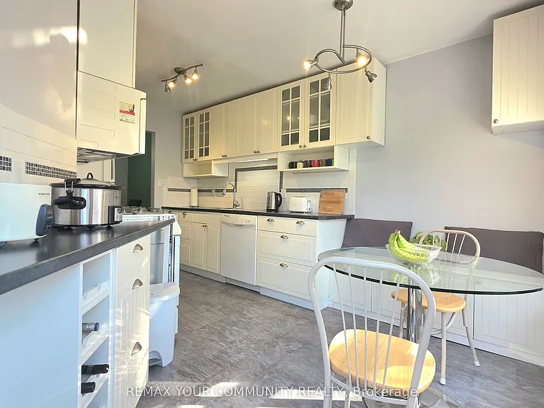210 Highland Cres #19 — Photo 11