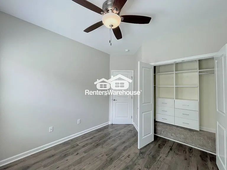 521 Charles Porteus Ln — Photo 32