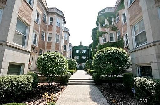 1st image of 867 W Cornelia Ave