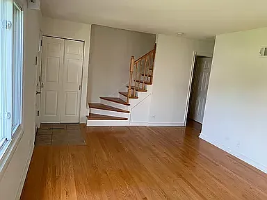 Beautiful Large 3 Bed Townhouse With In-Unit Laundry! — Photo 4