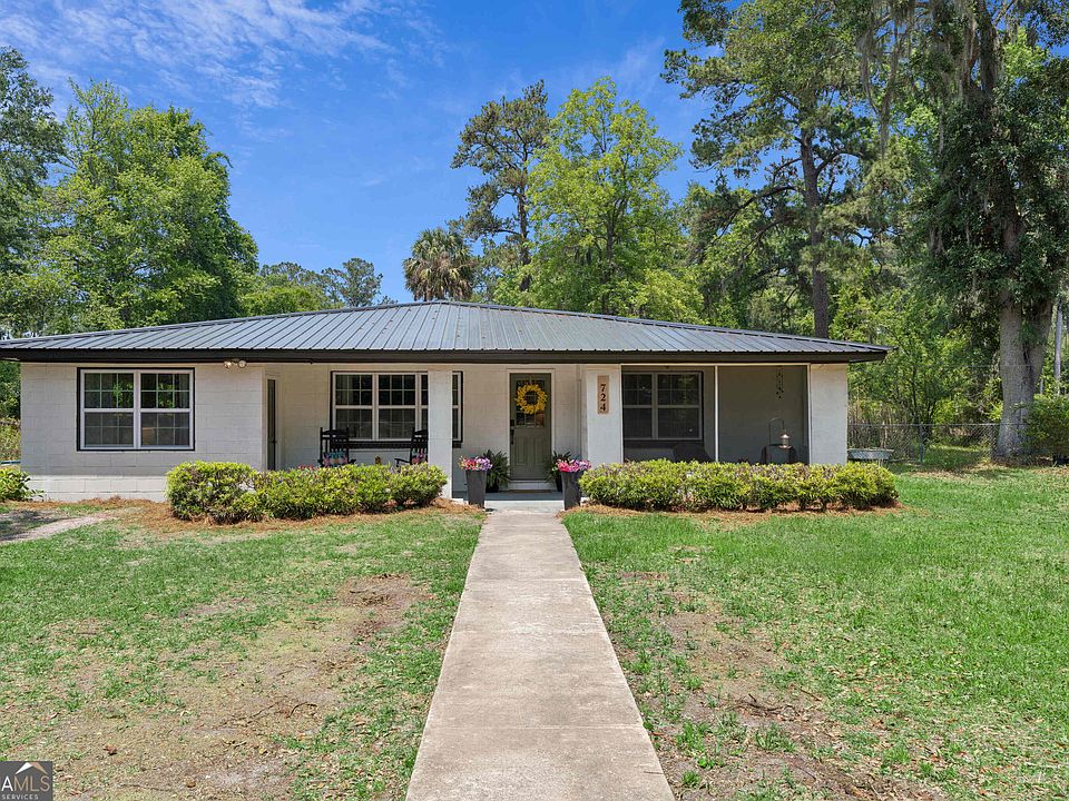 1st image of 724 Fancy Bluff Rd