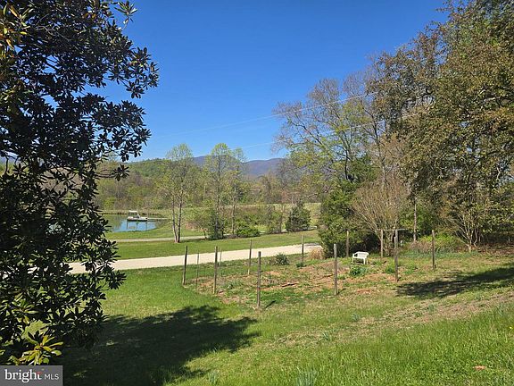 4th image of 199 Blue Rock Ln