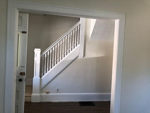 4th image of 1407 Clifton Pl