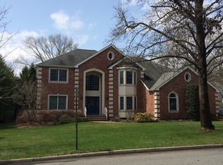 102 Phyllis Dr, Old Tappan, NJ 07675