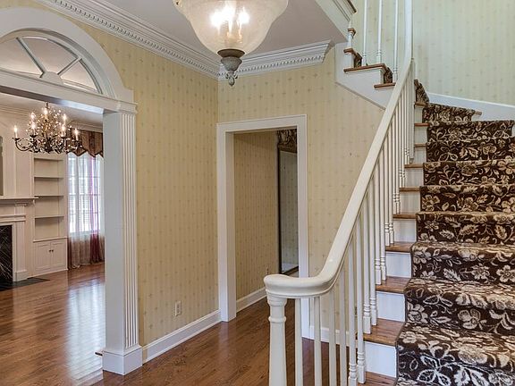 2nd image of 1803 Lexington Ave